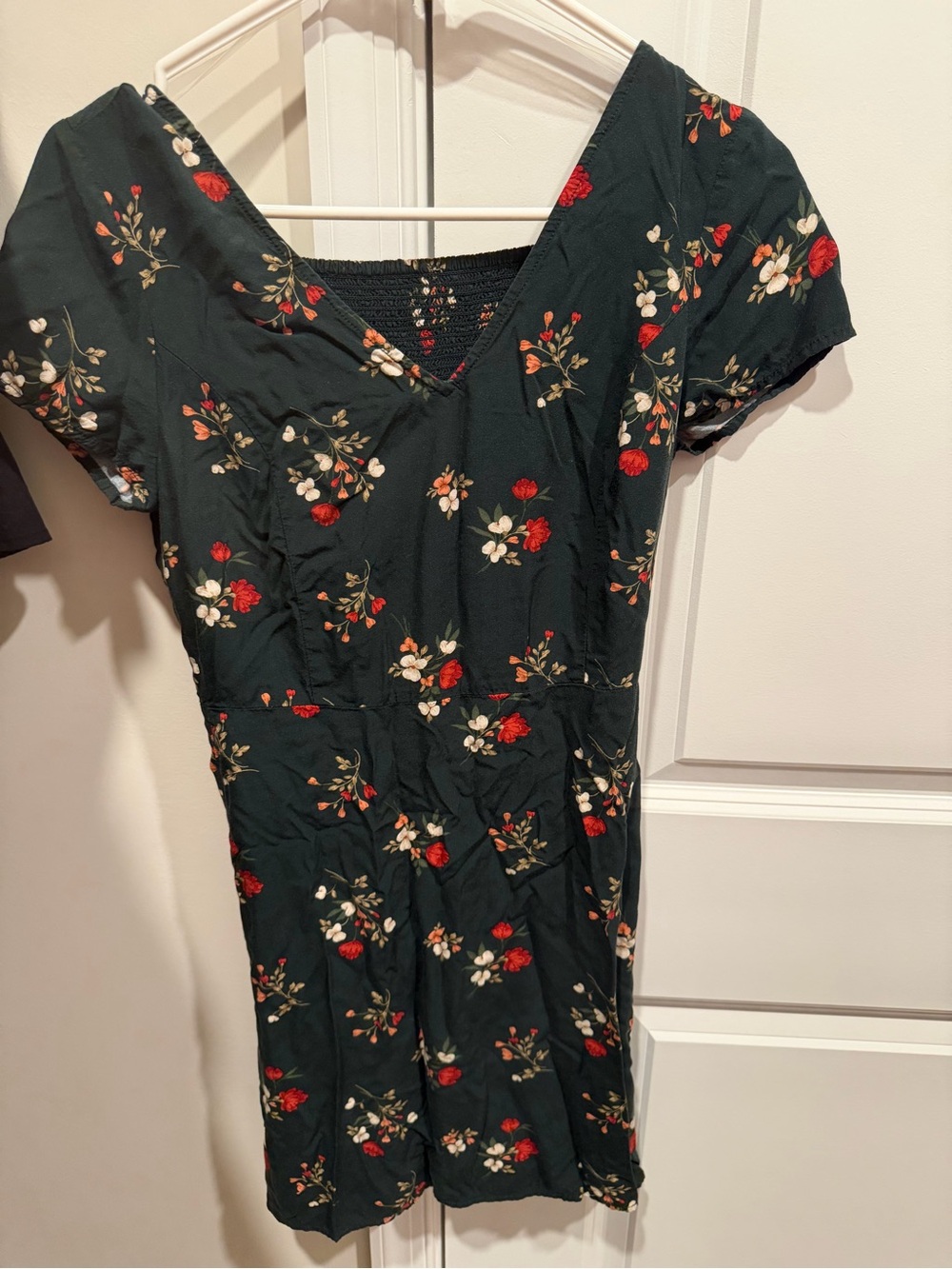 Old Navy Dark Green Floral V-Neck Short Sleeve Dress